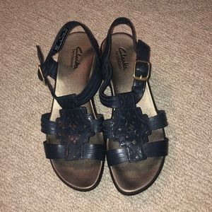 NWOT Navy Clark’s Sandles